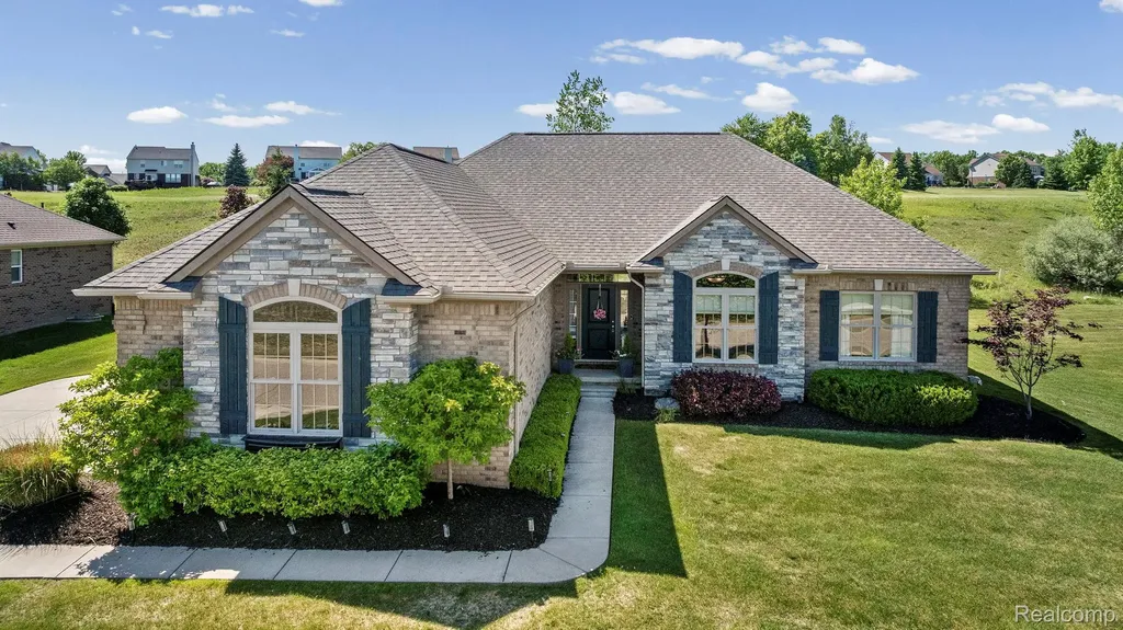 672 Brooks Lane Oxford Charter Township MI 48371