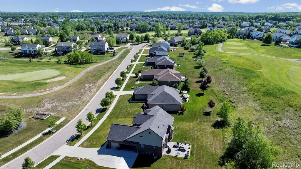 672 Brooks Lane Oxford Charter Township MI 48371