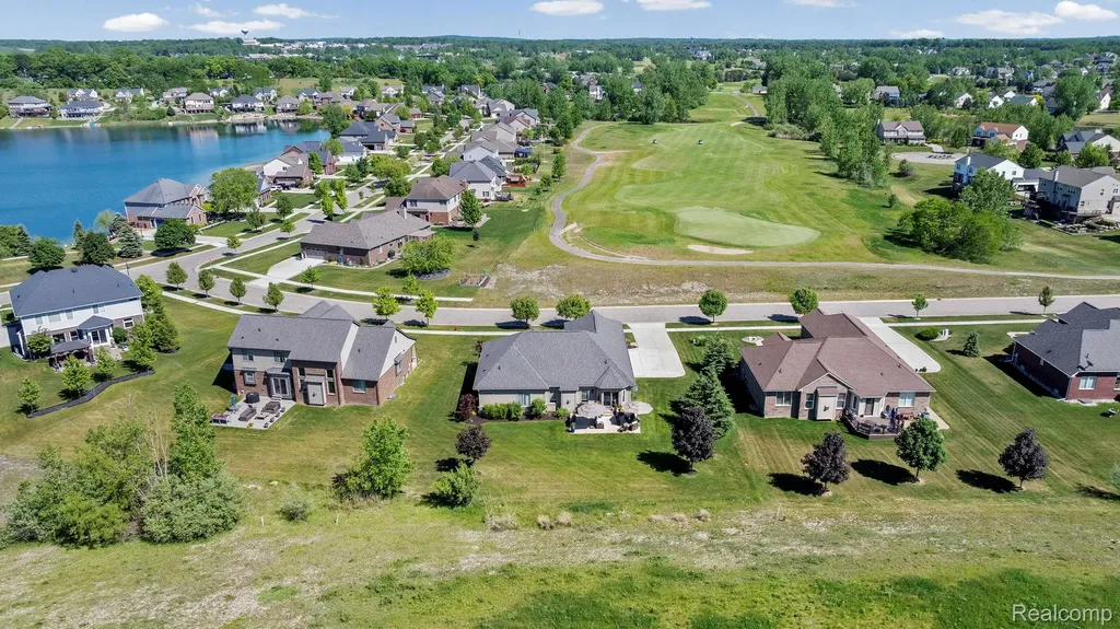 672 Brooks Lane Oxford Charter Township MI 48371