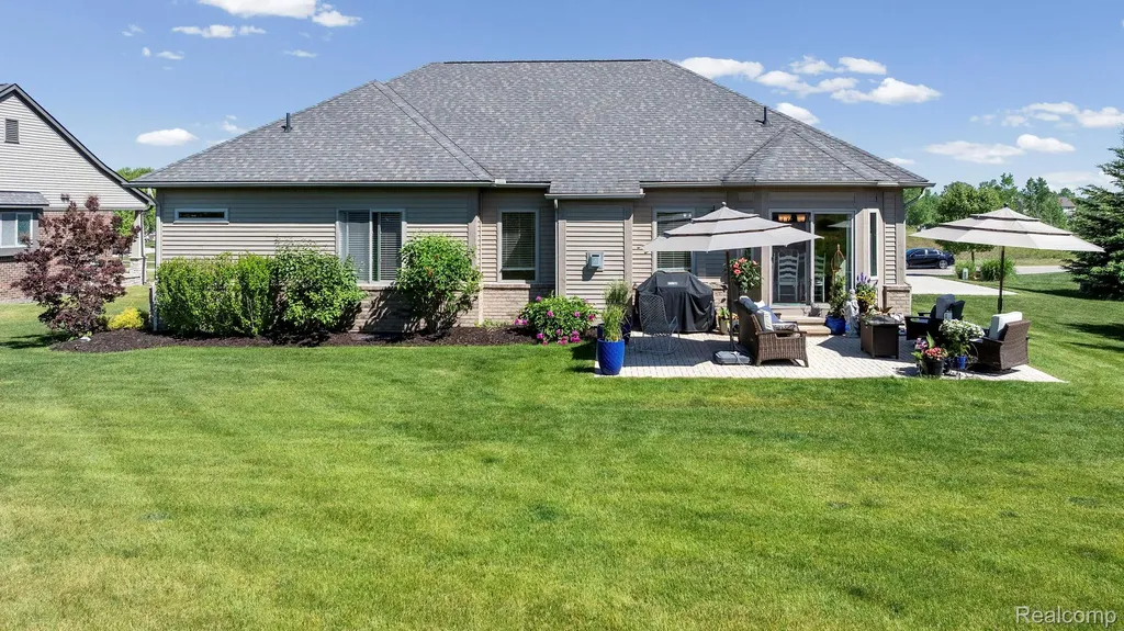 672 Brooks Lane Oxford Charter Township MI 48371