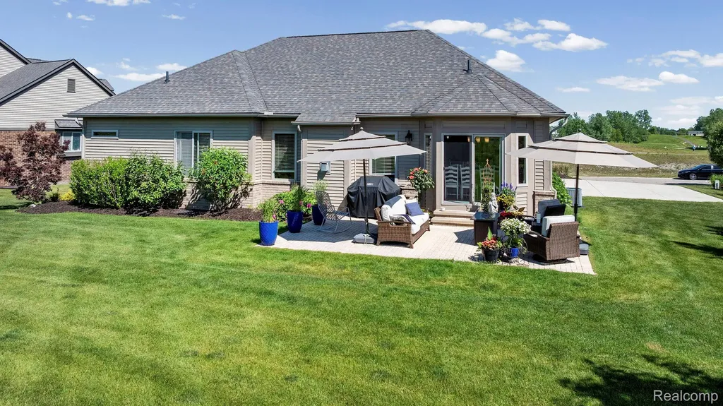 672 Brooks Lane Oxford Charter Township MI 48371