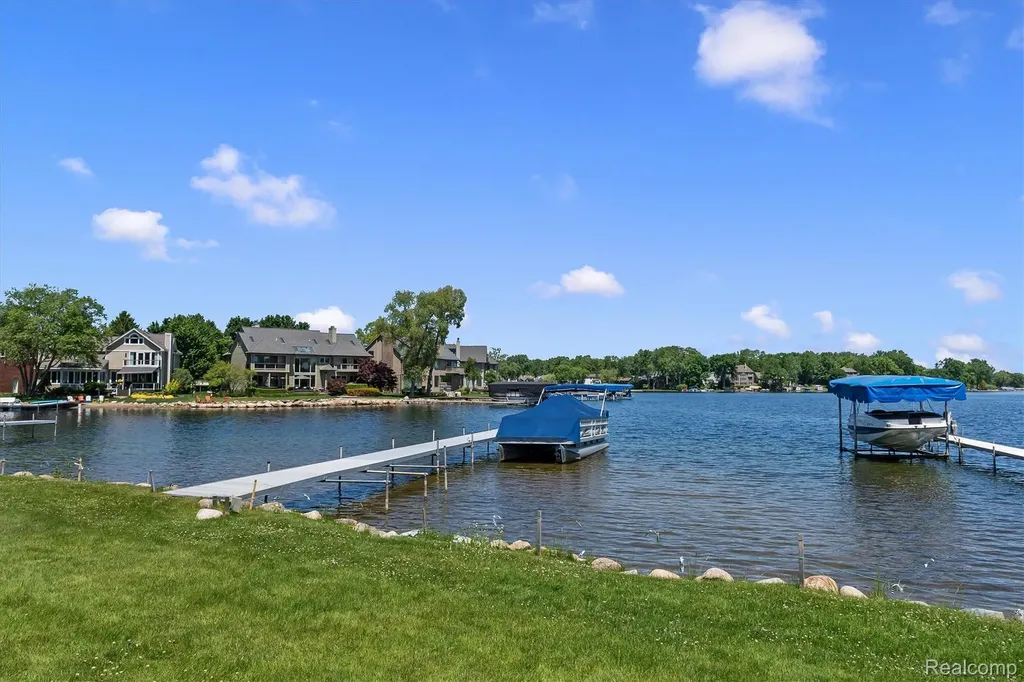 3300 Mimosa Street Commerce Charter Township MI 48390