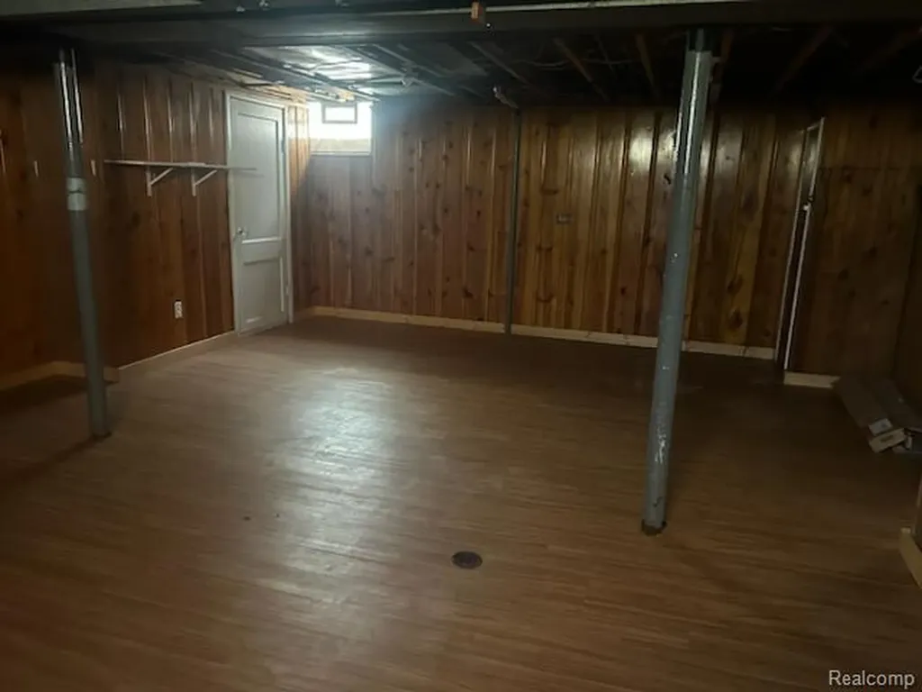 11361 Rockland Redford Charter Township MI 48239