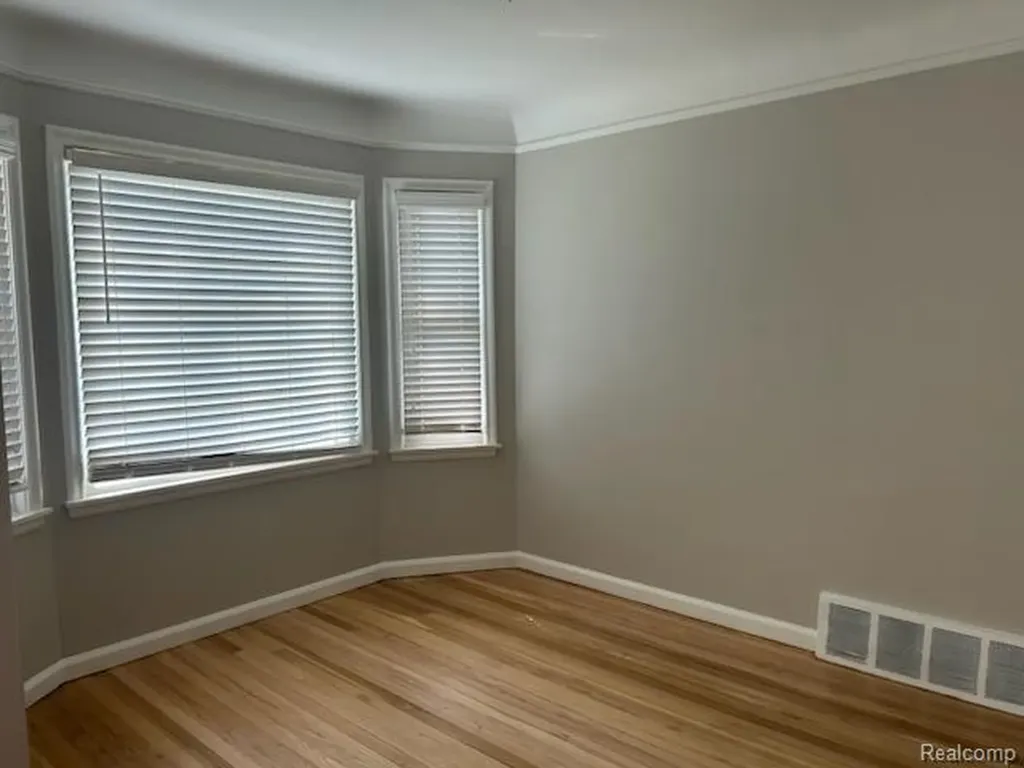 11361 Rockland Redford Charter Township MI 48239