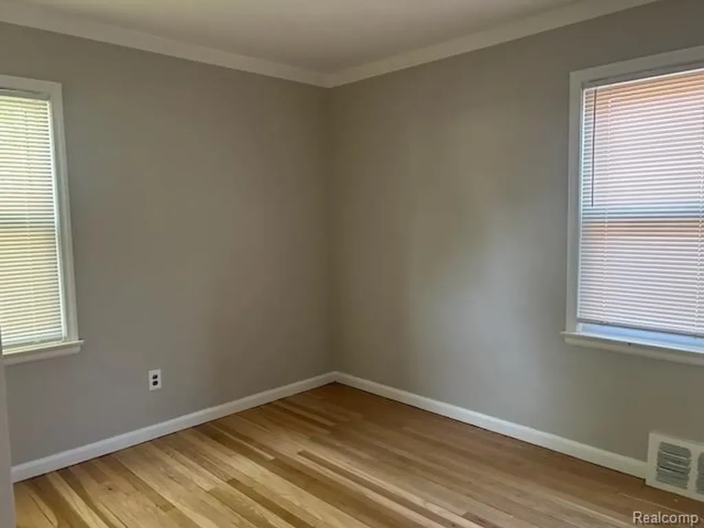 11361 Rockland Redford Charter Township MI 48239
