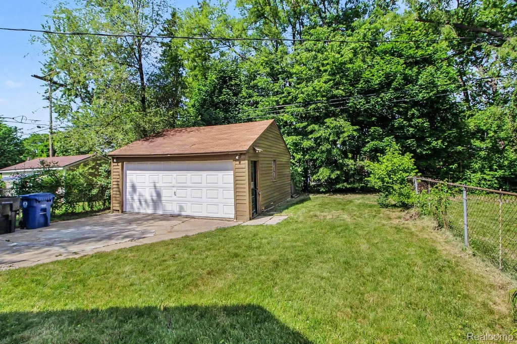 11311 Tecumseh Redford Charter Township MI 48239
