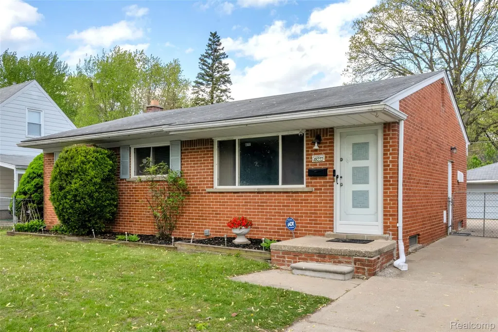 18222 Fox Street Redford Charter Township MI 48240