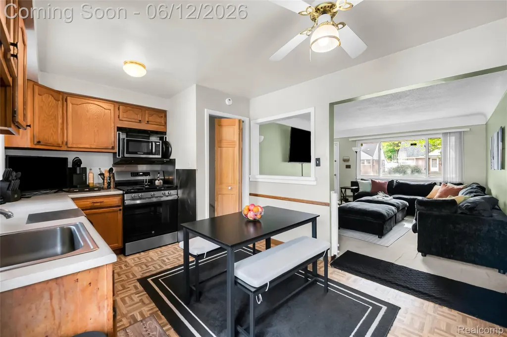 18222 Fox Street Redford Charter Township MI 48240