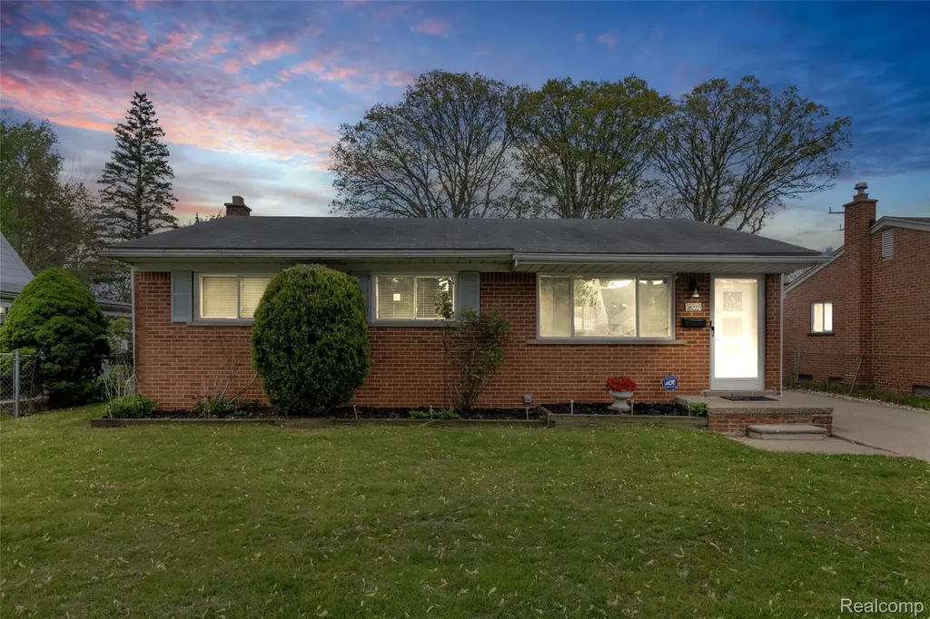 18222 Fox Street Redford Charter Township MI 48240