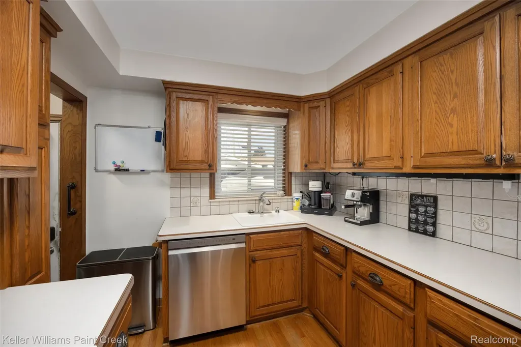 28606 Rockwood Street St. Clair Shores City MI 48081