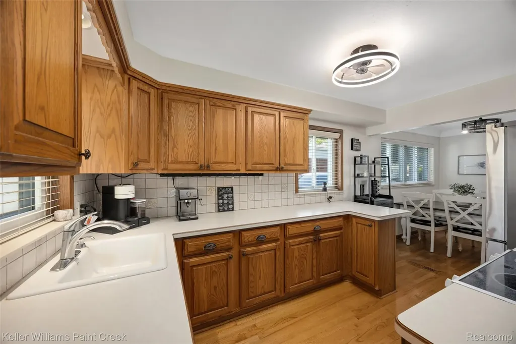 28606 Rockwood Street St. Clair Shores City MI 48081