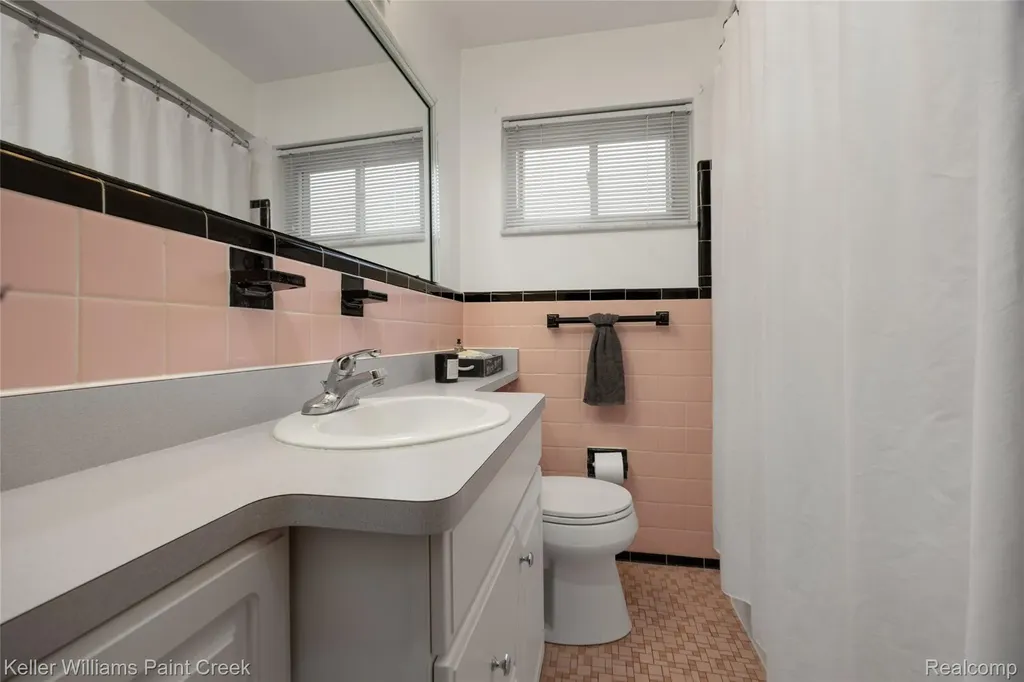 28606 Rockwood Street St. Clair Shores City MI 48081