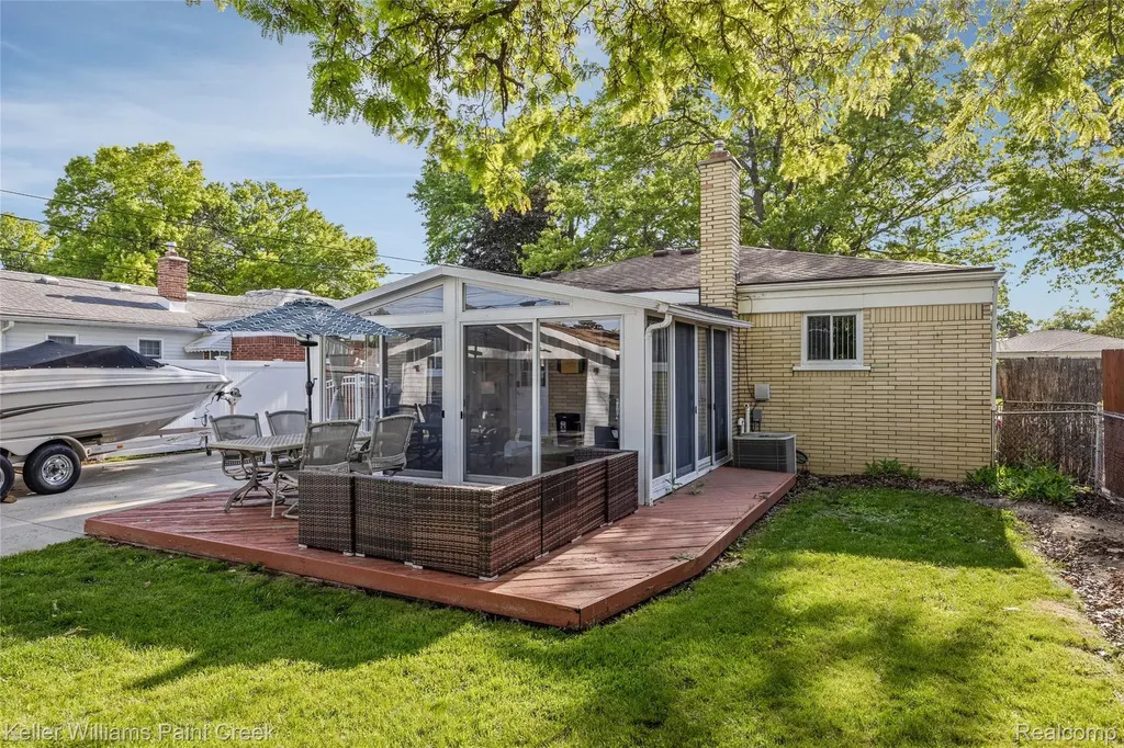 28606 Rockwood Street St. Clair Shores City MI 48081