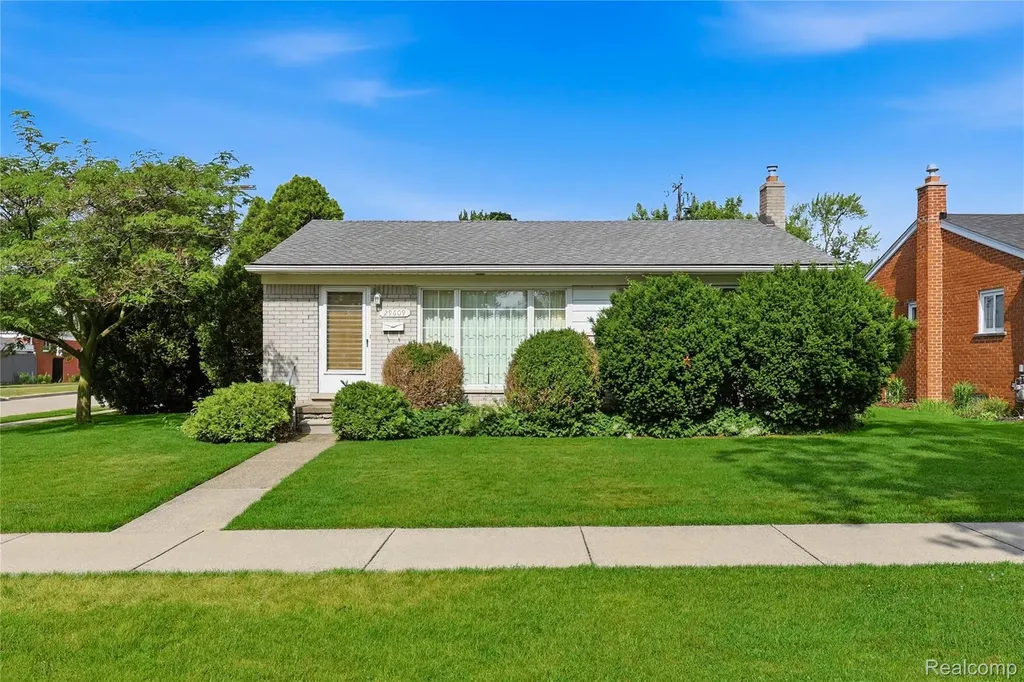29609 Mark Avenue Madison Heights City MI 48071