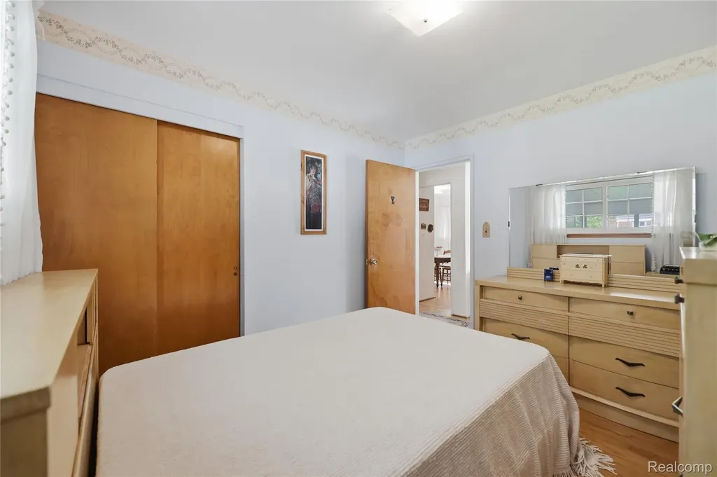 29609 Mark Avenue Madison Heights City MI 48071