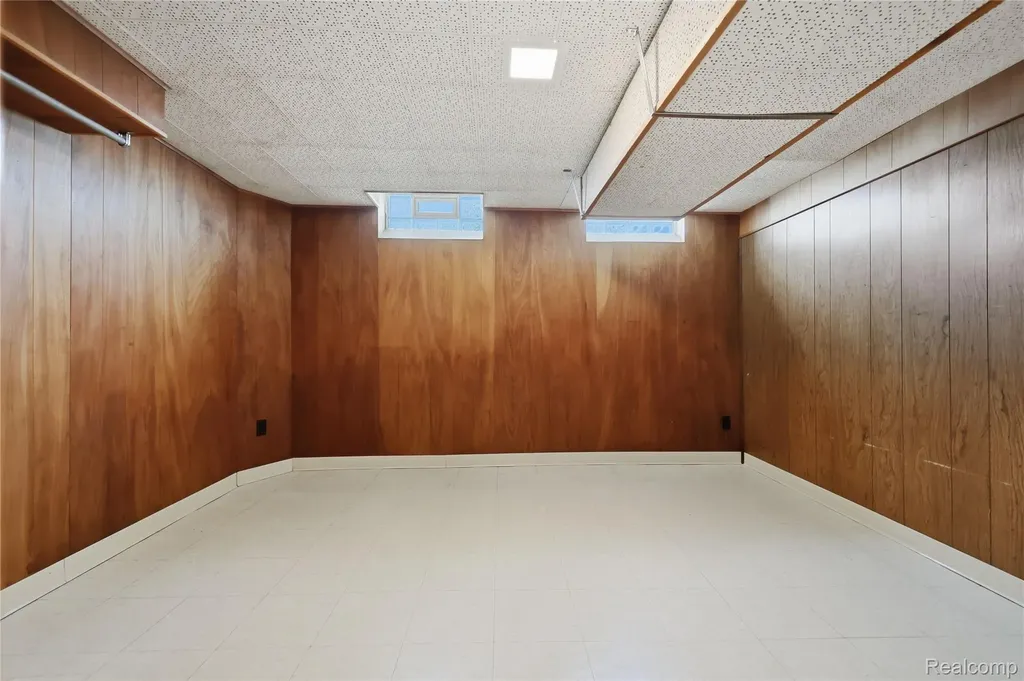 29609 Mark Avenue Madison Heights City MI 48071