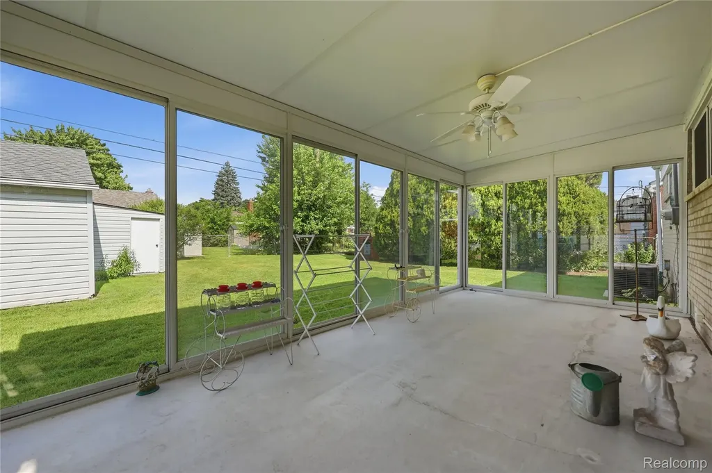 29609 Mark Avenue Madison Heights City MI 48071