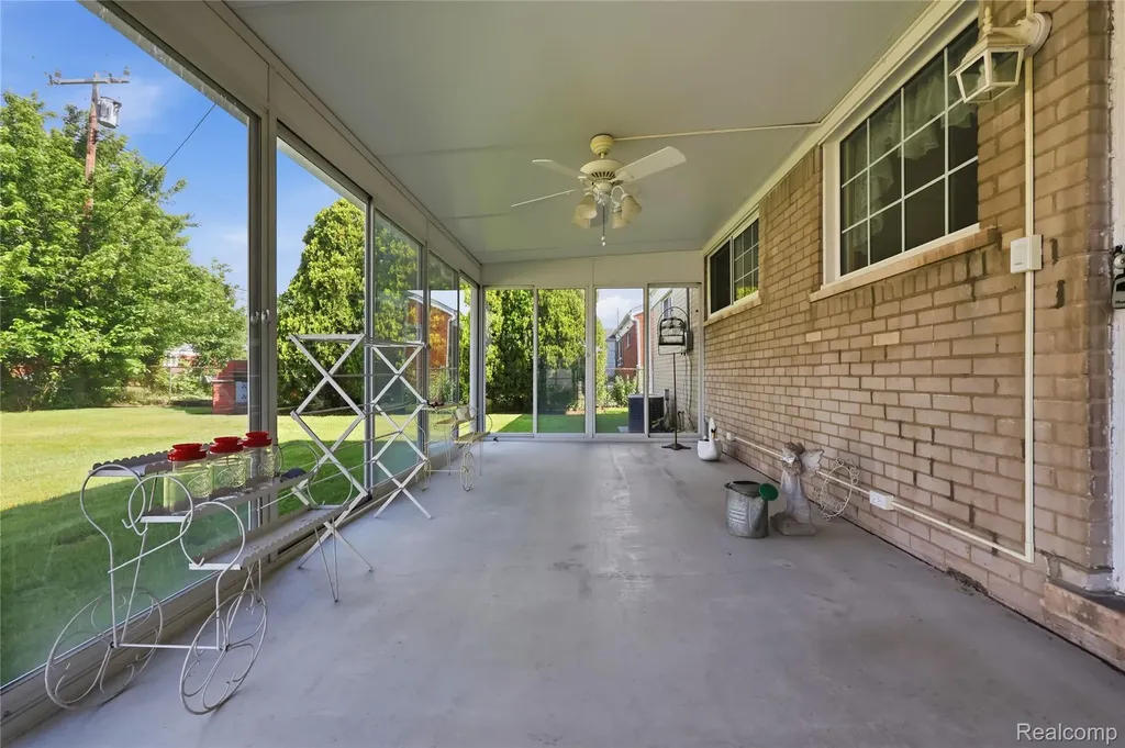29609 Mark Avenue Madison Heights City MI 48071