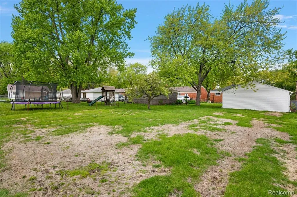 23344 Brookdale Boulevard St. Clair Shores City MI 48082