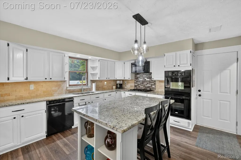 2795 Bird Road Groveland Township MI 48462