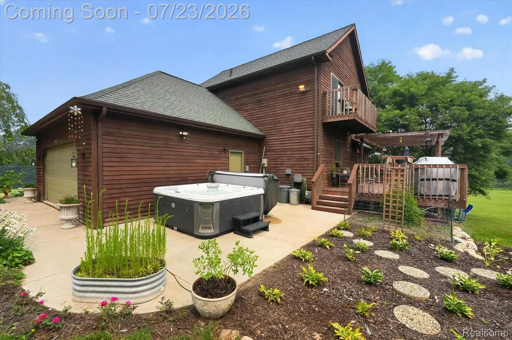 2795 Bird Road Groveland Township MI 48462