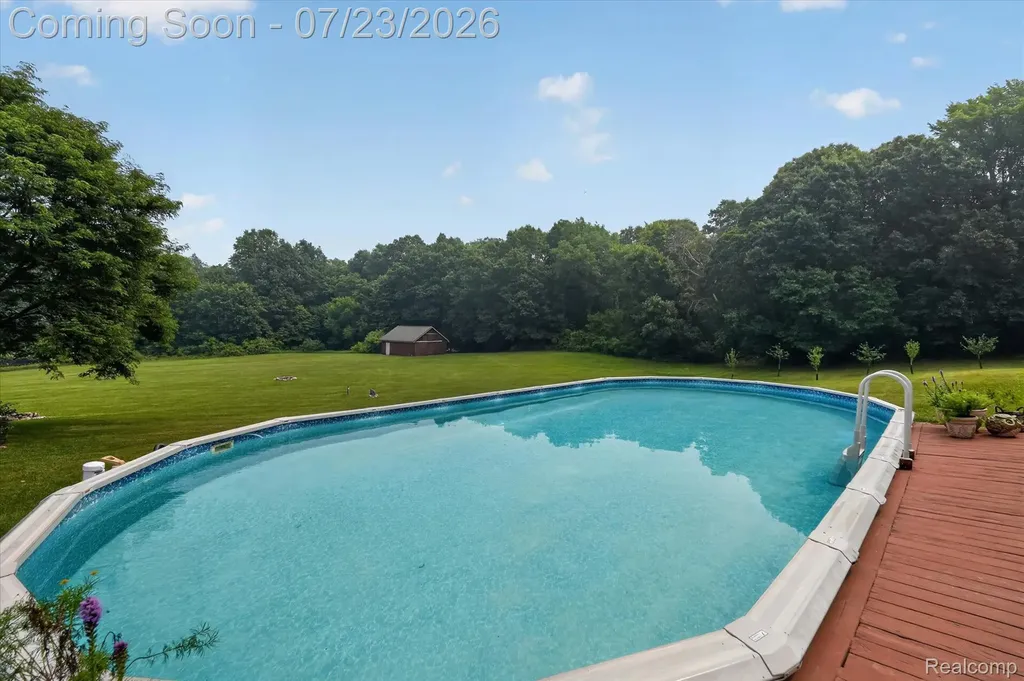 2795 Bird Road Groveland Township MI 48462
