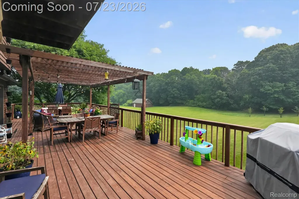 2795 Bird Road Groveland Township MI 48462