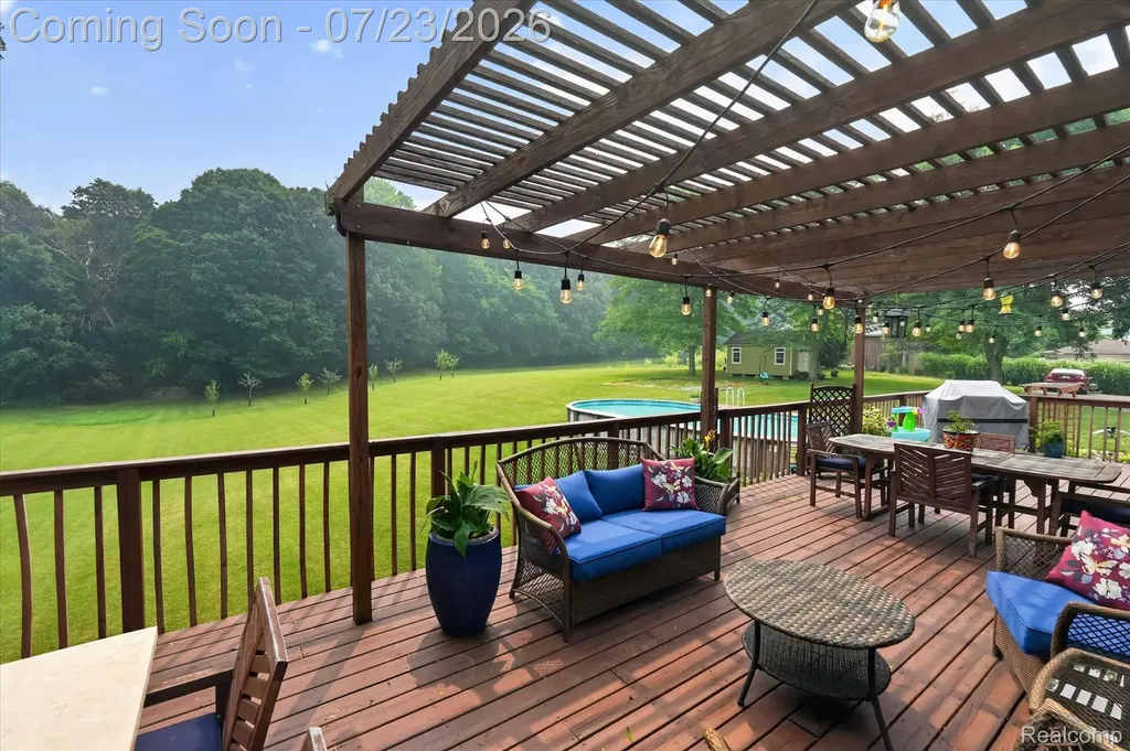 2795 Bird Road Groveland Township MI 48462