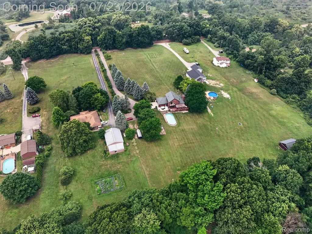 2795 Bird Road Groveland Township MI 48462