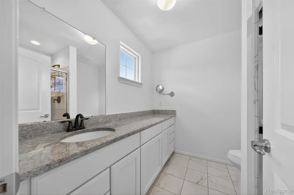 3534 Rochester Road Royal Oak City MI 48073