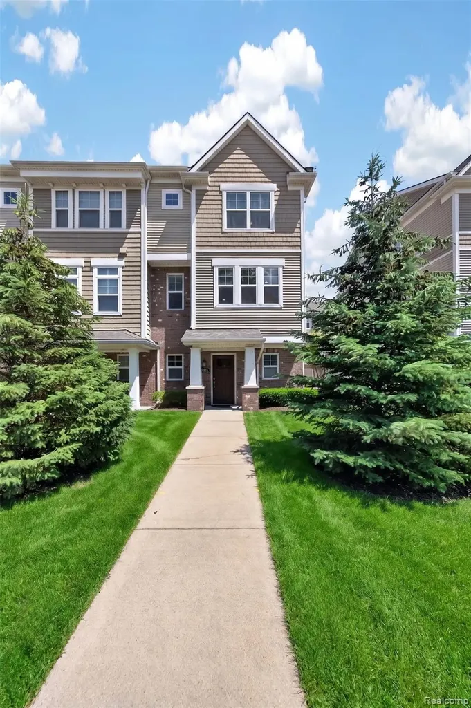 3534 Rochester Road Royal Oak City MI 48073