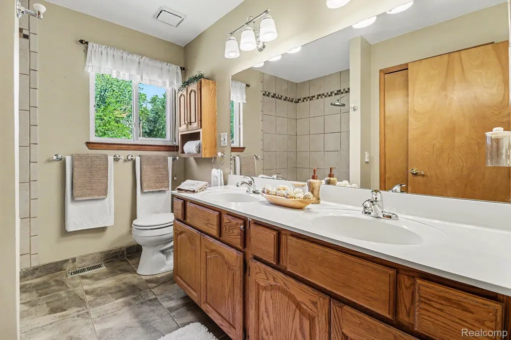 4660 Woodhull Drive Independence Charter Township MI 48346