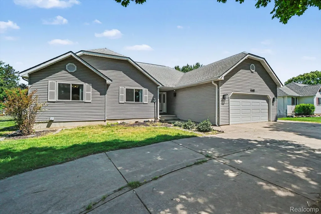 4660 Woodhull Drive Independence Charter Township MI 48346