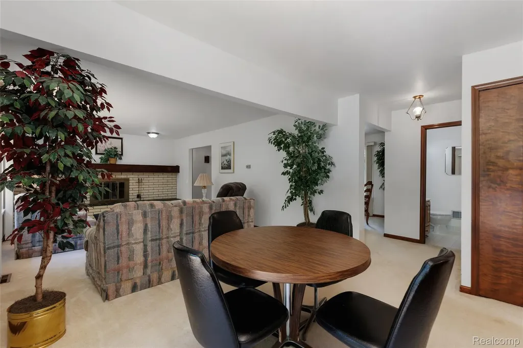 10100 Bridge Lake Road Springfield Charter Township MI 48348