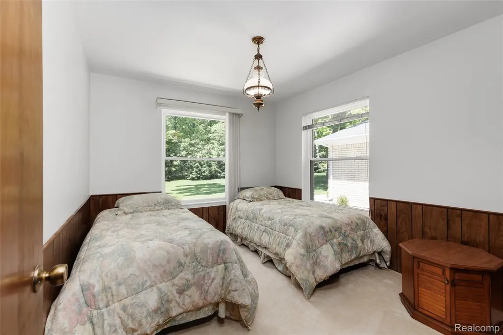 10100 Bridge Lake Road Springfield Charter Township MI 48348