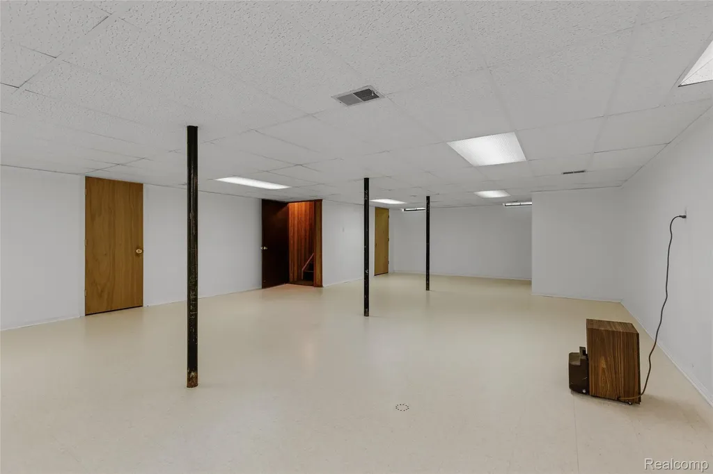10100 Bridge Lake Road Springfield Charter Township MI 48348