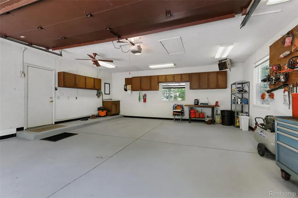 10100 Bridge Lake Road Springfield Charter Township MI 48348