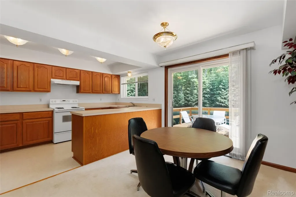 10100 Bridge Lake Road Springfield Charter Township MI 48348