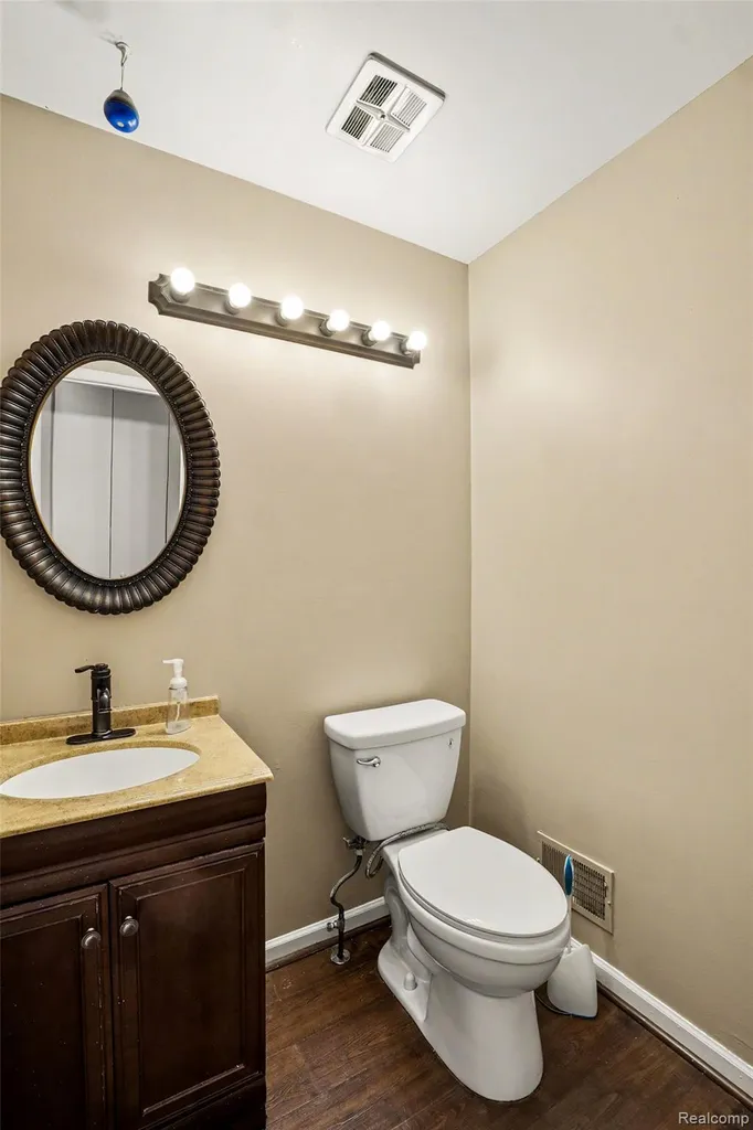 887 Kirts Boulevard Troy City MI 48084
