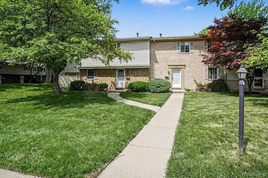 887 Kirts Boulevard Troy City MI 48084