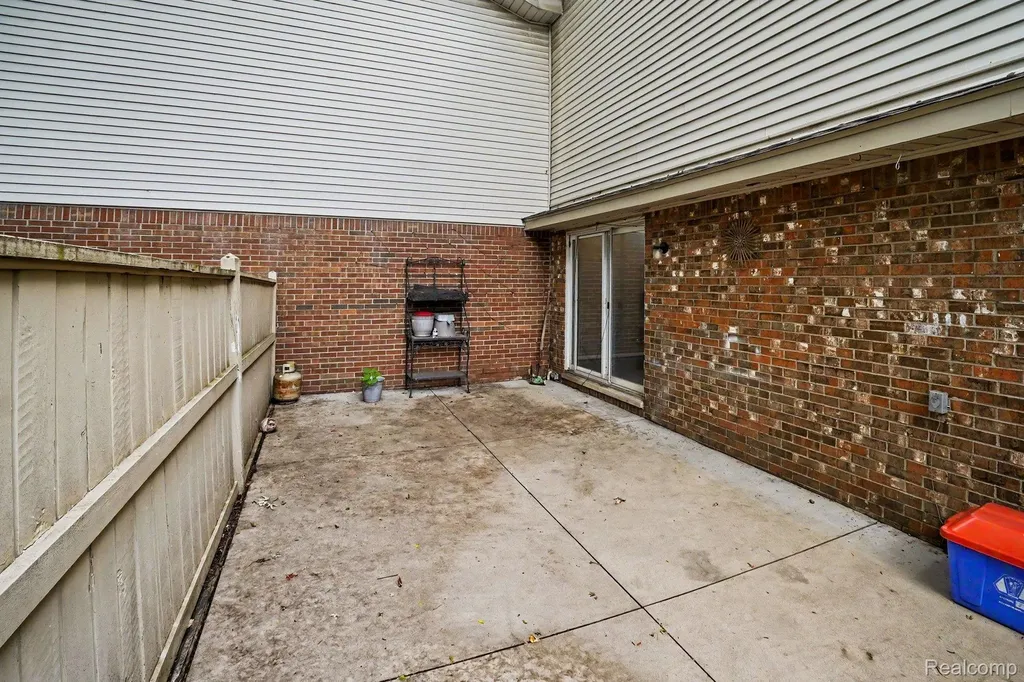 887 Kirts Boulevard Troy City MI 48084