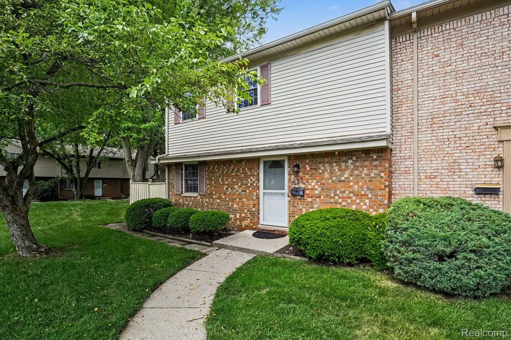 887 Kirts Boulevard Troy City MI 48084