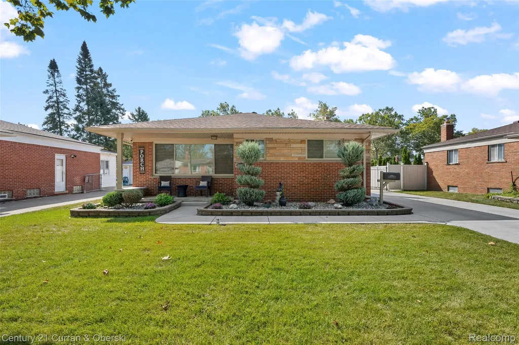 26331 Hass Street Dearborn City MI 48127
