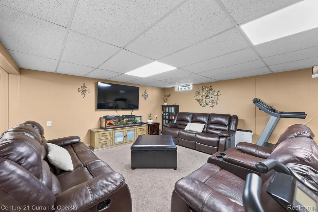 26331 Hass Street Dearborn City MI 48127