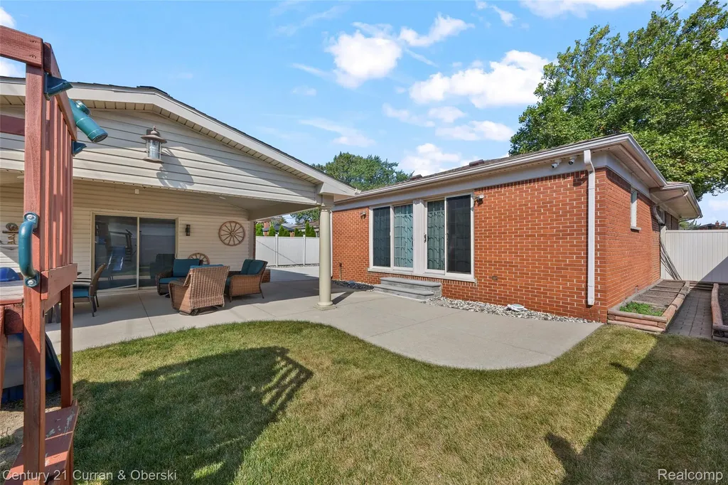 26331 Hass Street Dearborn City MI 48127