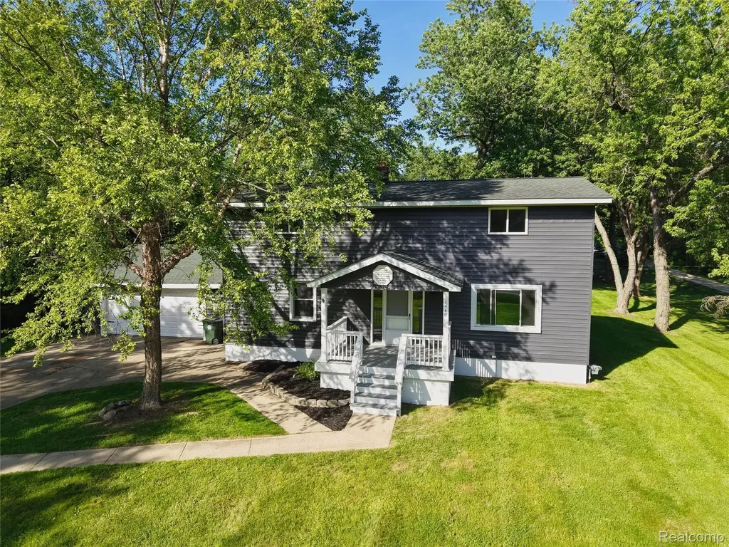 1460 W Silverbell Road Lake Orion Village MI 48359