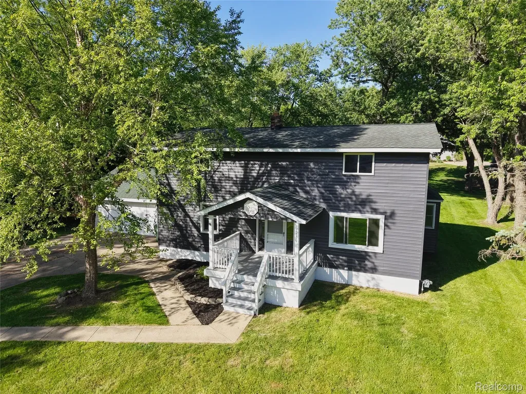 1460 W Silverbell Road Lake Orion Village MI 48359