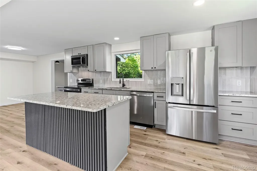 1460 W Silverbell Road Lake Orion Village MI 48359