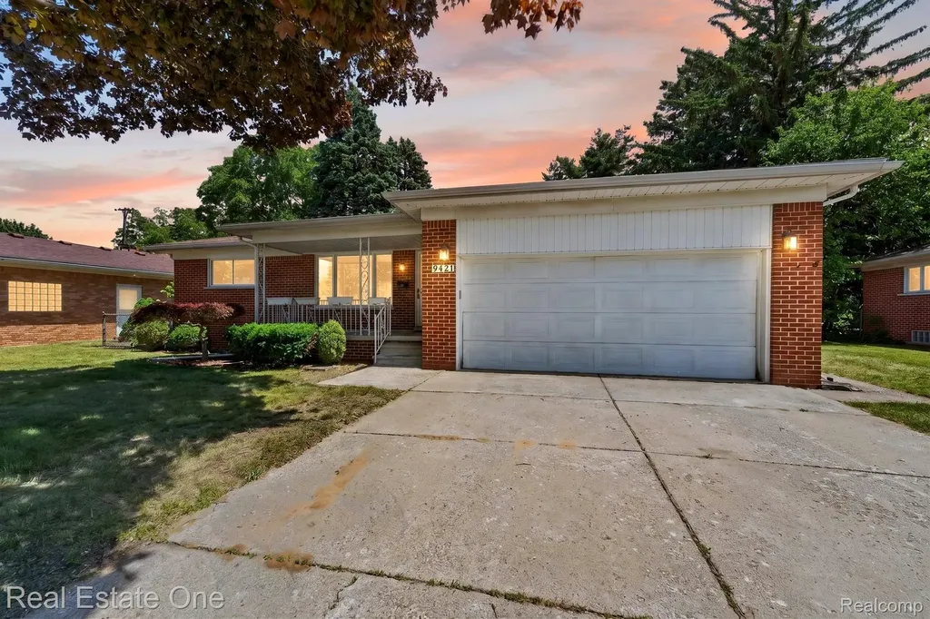 9421 Pine Street Taylor City MI 48180