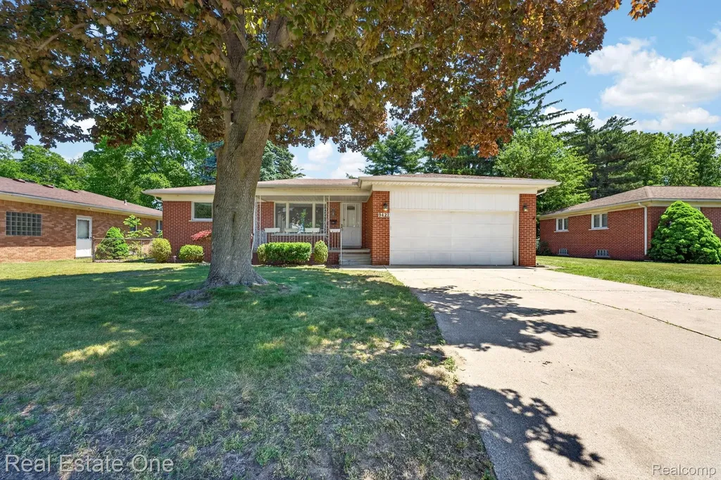 9421 Pine Street Taylor City MI 48180